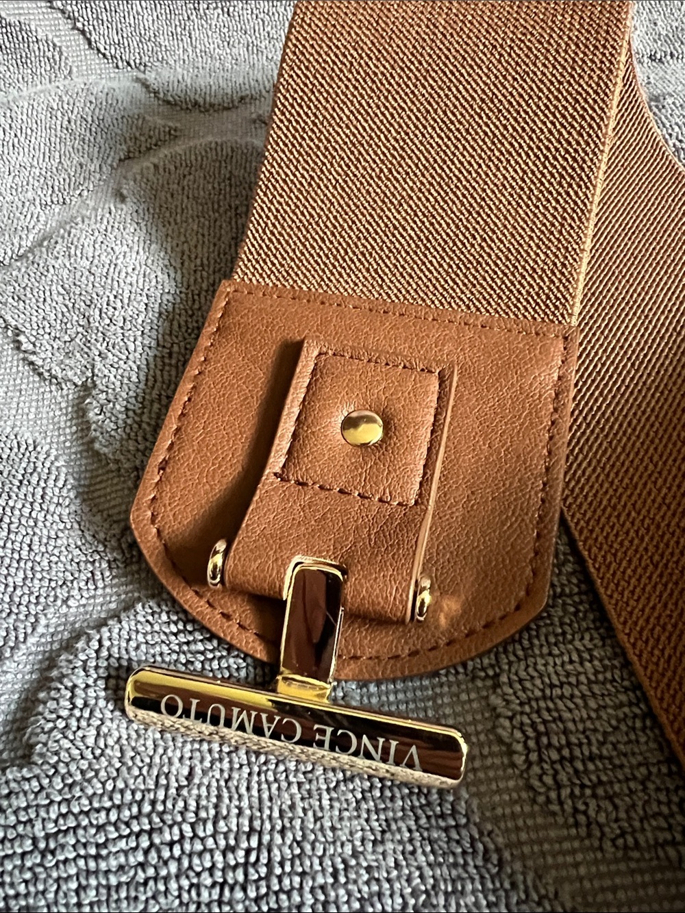 NEW Vince Camuto Wide Brown Cognac Stretch Belt with Gold Accents - Picture 5 of 8